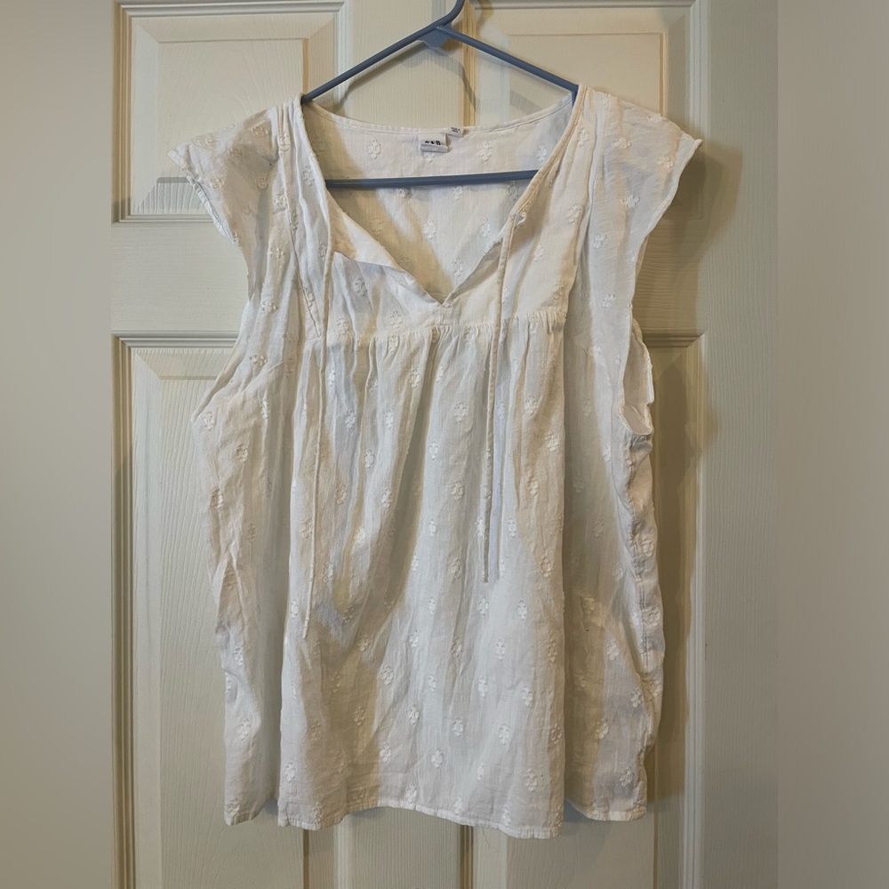 Gap White Flutter Sleeve Shirt size L